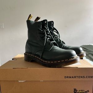 Pascal Pine Green Dr. Martens